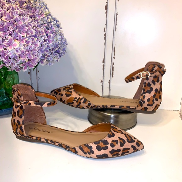 Breckelles Shoes - Breckelle’s flats•ankle strap•Leopard print